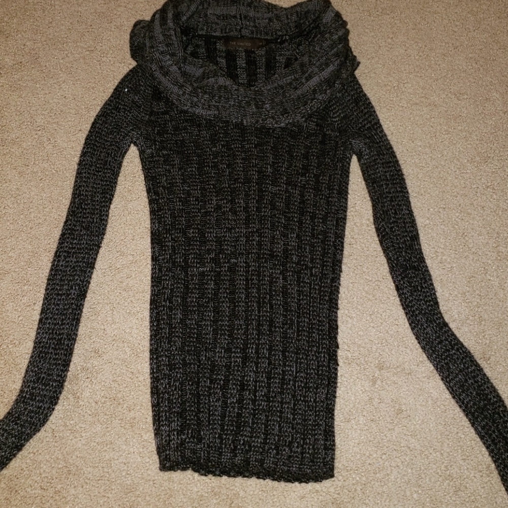 Loose turtle neck